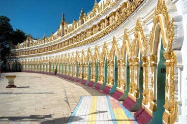 U Min Thonze Pagoda, Sagaing, Myanmar - view of this beautiful pagoda