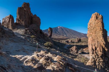 Güzel Roque Cinchado manzarası, Los Roques de Garcia olarak da bilinir - Santa Cruz de Tenerife, Kanarya Adaları, İspanya