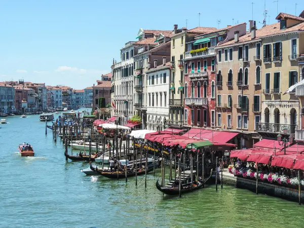 Venice Italy July 2017 View Some Gondolas Harbored Grand Canal — Stock fotografie