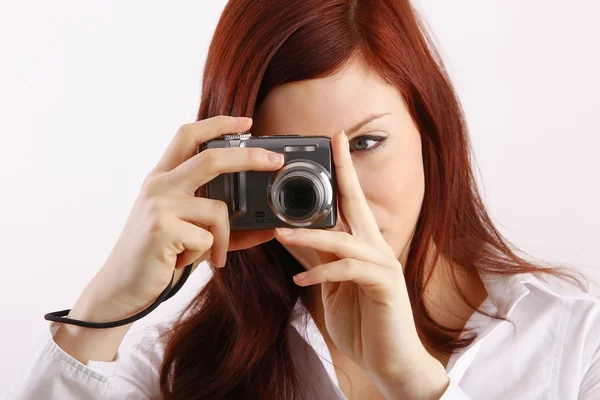 Mujer joven Fotografiando — Foto de Stock