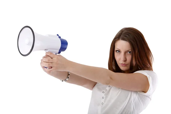 Fille posant dans un T-shirt blanc et un jean avec un mégaphone — Photo