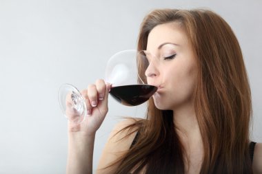 izole kırmızı şarap içme brunet güzel kız