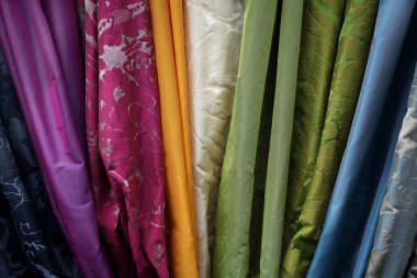 birçok renk renkli gömlek