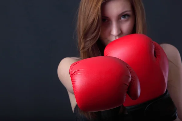 Young woman with boxing gloves — Stock Photo, Image