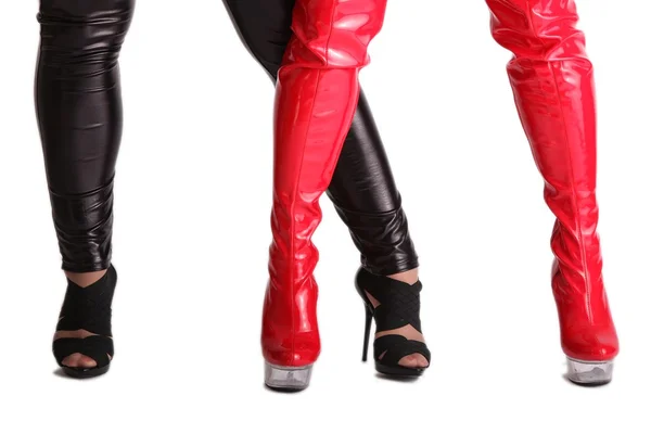 Seksowny lateksowy wysoki obcas buty czerwony i czarny — Zdjęcie stockowe