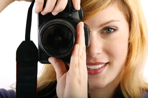 Молода красива жінка з камерою — стокове фото