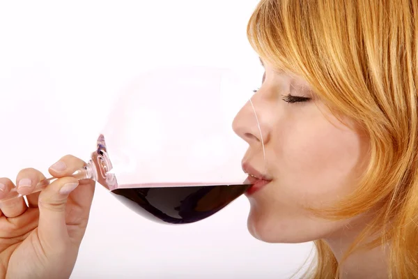 Lány-egy pohár bort iszik — Stock Fotó