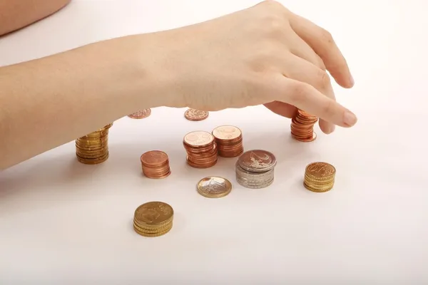 Manos con monedas de dinero — Foto de Stock