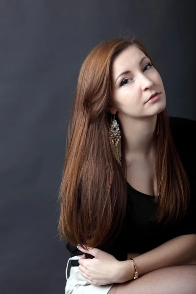 Mujer con el pelo largo —  Fotos de Stock