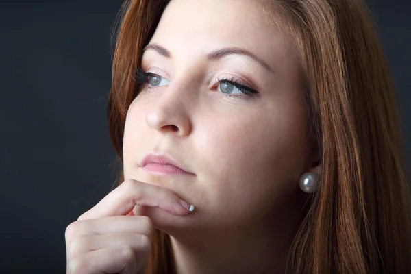 Mujer reflexiva —  Fotos de Stock