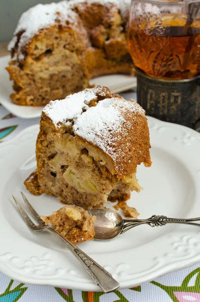 Apple Cinnamon Whiskey Pie And Tea In the Glass And Antic Glass-Holder — Stock Photo, Image