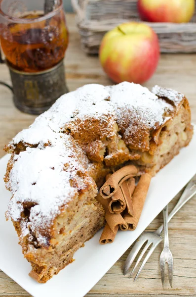 Apple Cinnamon Whiskey Pie And Tea In the Glass And Antic Glass-Holder — Stock Photo, Image