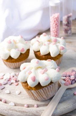 pembe kalpler muffins