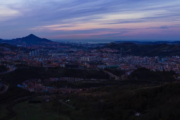 夕阳西下的毕尔巴鄂全景 — 图库照片