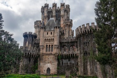 Vezcaya ilinin gatika kasabasındaki butron şatosu