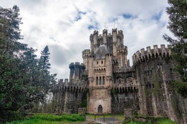 Vezcaya ilinin gatika kasabasındaki butron şatosu