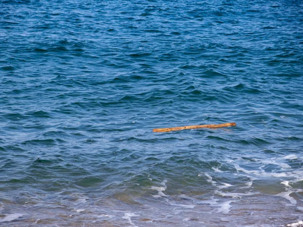 Bagażnik Błękitnym Morzu Costa Brava — Zdjęcie stockowe