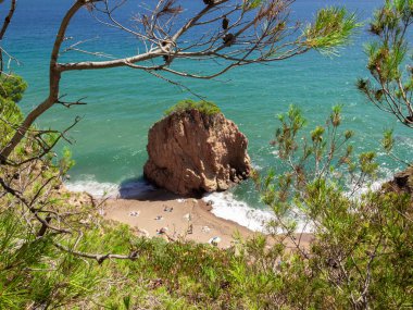 Begur şehrindeki Costa Bravo 'daki çıplaklar plajı.