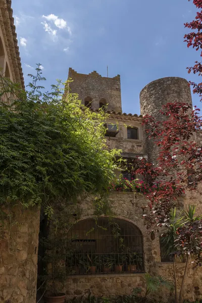 Башня Средневековой Деревне Приятелей Испанском Costa Brava — стоковое фото