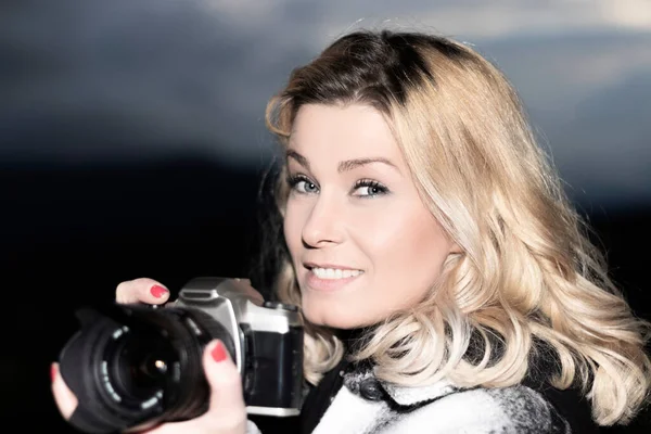 Blonde Photographer Smiling Looking Camera — Stock Photo, Image