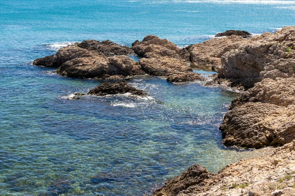 Μικρό Όρμο Στην Costa Brava Μια Ηλιόλουστη Μέρα Του Καλοκαιριού — Φωτογραφία Αρχείου