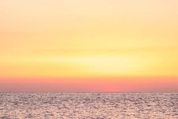 Sonnenaufgang Über Dem Mittelmeer Der Costa Brava Stockbild