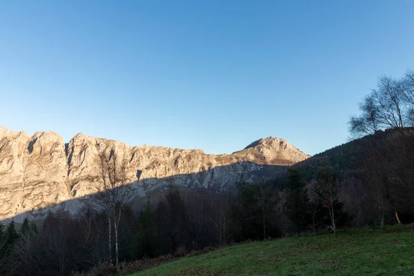 Cime Rocciose Delle Montagne Dell Urkiola Nei Paesi Baschi — Foto Stock
