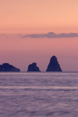 Medas Adaları Şafak vakti Dostlar plajından