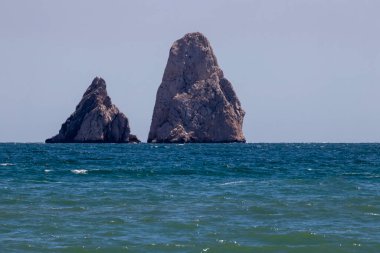 Dostlar plajından medas adaları Güneşli bir yaz günü