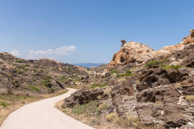 Kayaların oluşumu erozyon sonucu oluşmuştur.