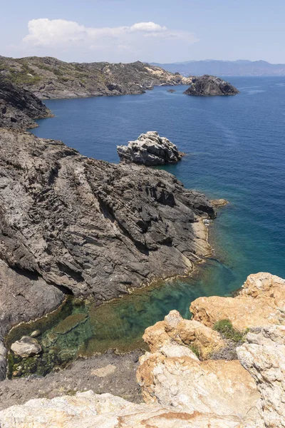 Μεσογειακή Ακτή Στο Cap Creus Στη Girona Μια Καλοκαιρινή Μέρα — Φωτογραφία Αρχείου
