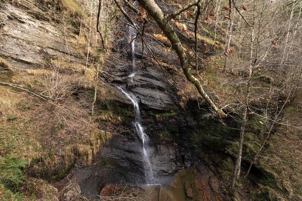 Cachoeira Uguna Nas Montanhas País Basco Dia Nublado — Fotografia de Stock