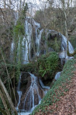 Altube 'da şelale, İspanya' nın kuzeyinde Alava eyaletinde.