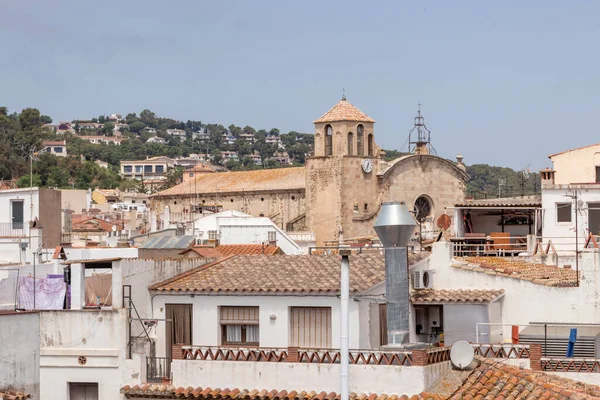 Church Tossa Mar Some Residential Buildings Ahead Summer Day — Stock Photo, Image