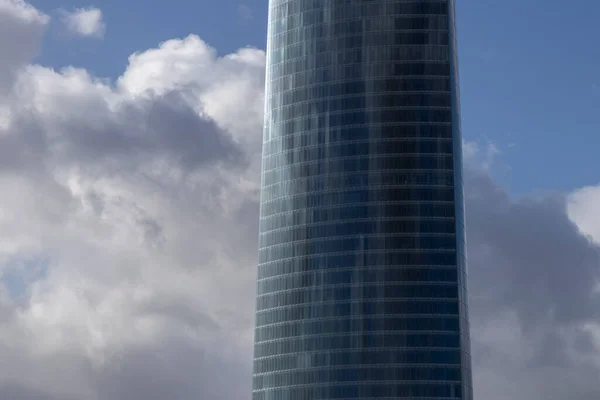 Bürohochhäuser Bilbao Bei Bewölktem Himmel — Stockfoto