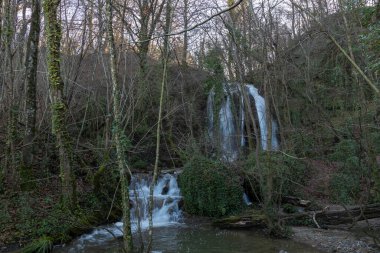 Altube 'da şelale, İspanya' nın kuzeyinde Alava eyaletinde.
