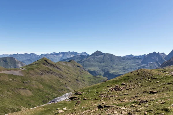 Tops Pyrenees Gavarnie France Sunny Summer Day Blue Sky — Zdjęcie stockowe