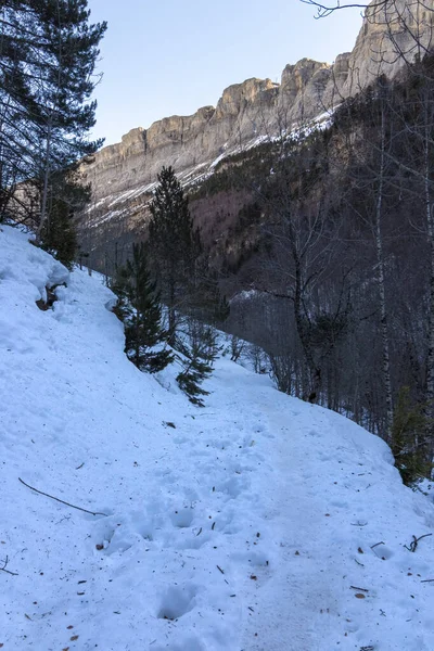 Sendero Nevado Parque Nacional Ordesa Los Pirineos — Foto de Stock