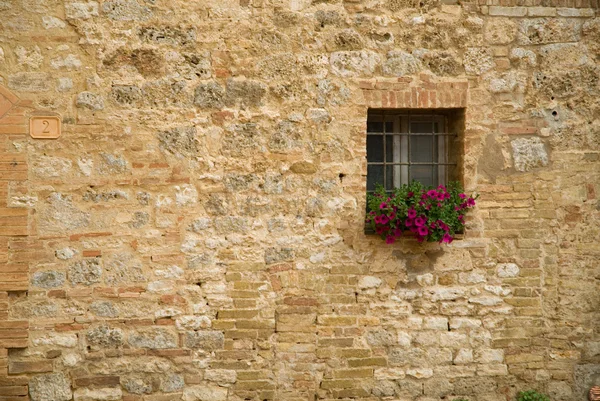 Italienisches Fenster lizenzfreie Stockfotos