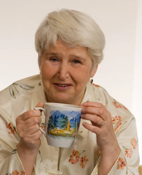 Çay içen kadın — Stok fotoğraf