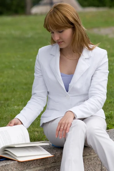 Reading — Stock Photo, Image