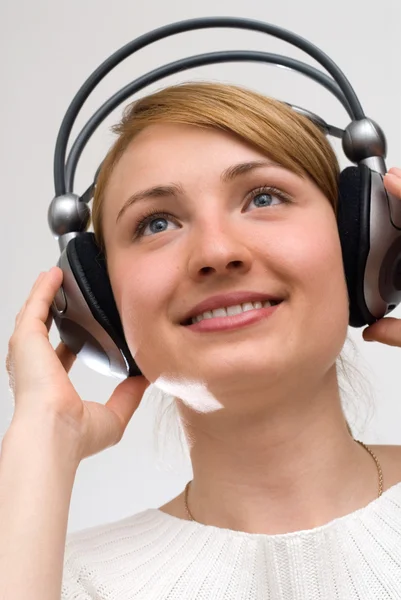 Lány fülhallgatóval — Stock Fotó