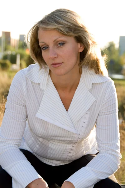 Retrato de mujer hermosa — Foto de Stock