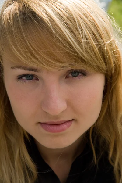 Portrait of beautiful girl — Stock Photo, Image