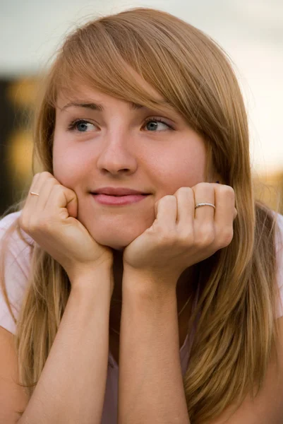 Portrait of beautiful girl — Stock Photo, Image