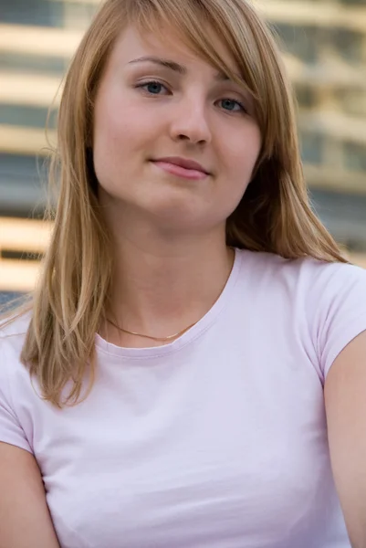 Portrait of beautiful girl — Stock Photo, Image