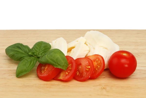 Basilika tomat mozzarella — Stockfoto