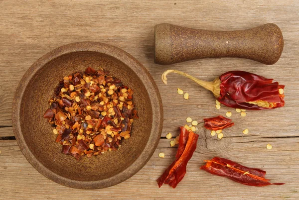 Stößel und Mörser mit Chili — Stockfoto