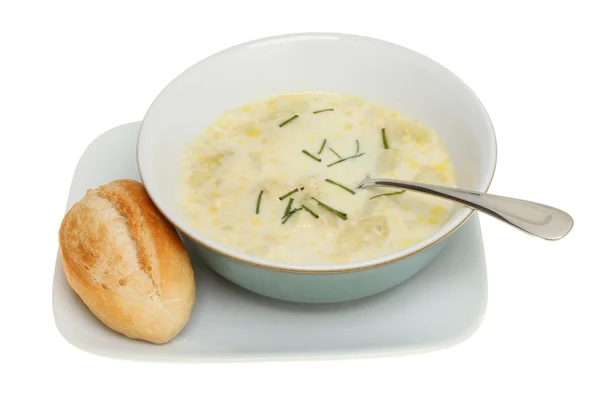 Soup and bread — Stock Photo, Image