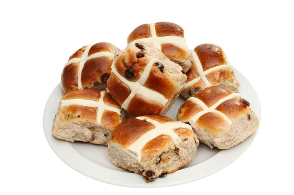 Hot cross broodjes op een plaat — Stockfoto